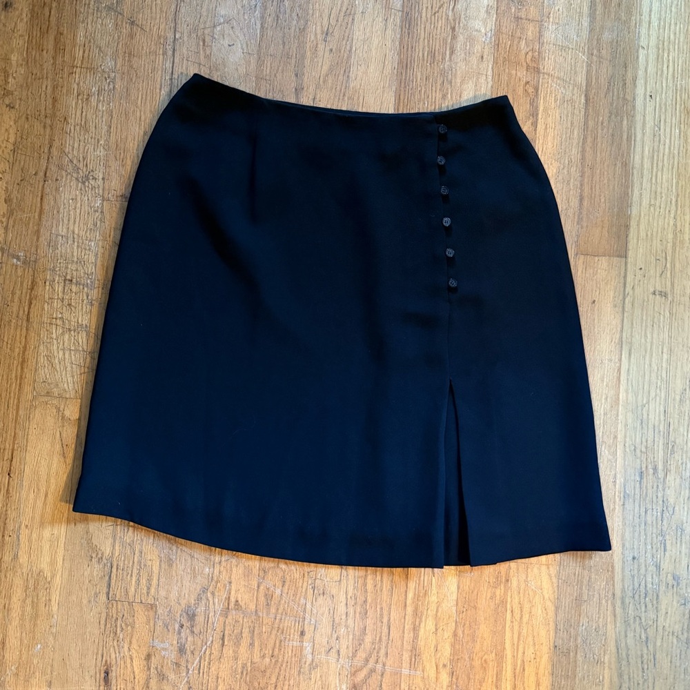 Jennifer Moore Sz 14P black button skirt
